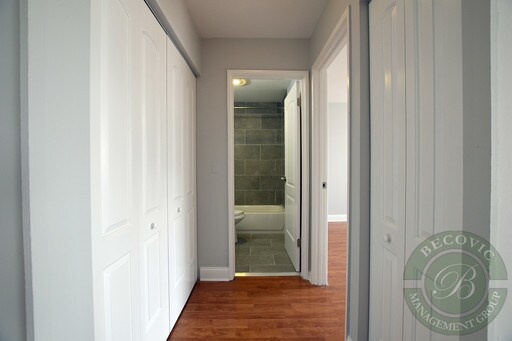 Building Photo - 5534 N Winthrop Ave