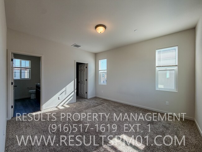 Building Photo - Stunning 4 Bedroom Home in Winding Meadow Village