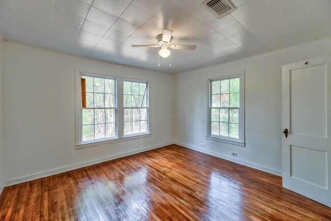 Building Photo - 816 Ogden St