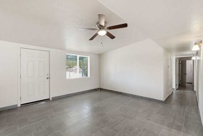 Building Photo - 4608 Fremont Ave