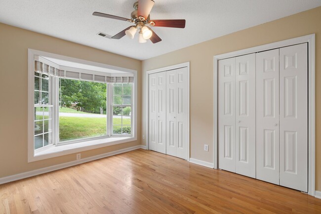 Building Photo - Great House in Southchase
