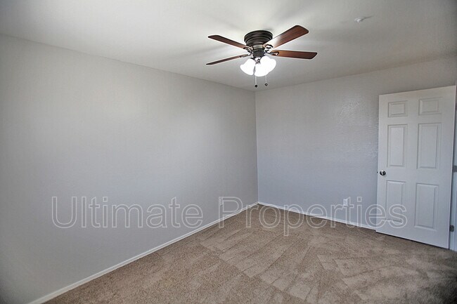 Building Photo - 8873 W Cameron Dr