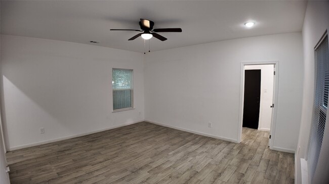 Building Photo - 4709 Lee St
