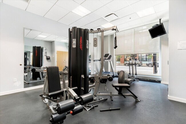 Building Photo - 757 N Orleans St