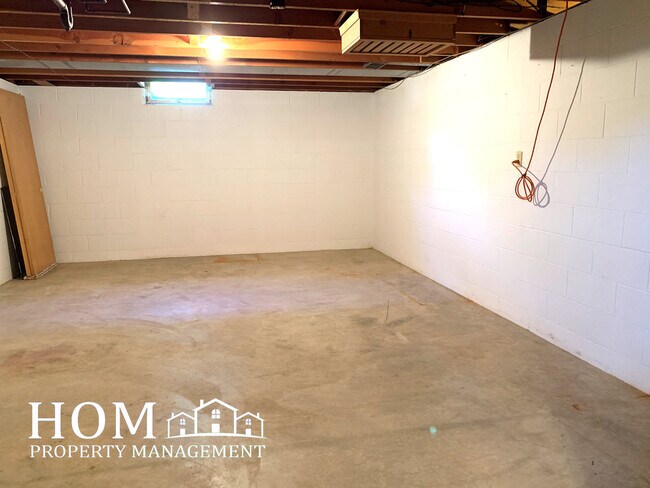 Building Photo - 109 Pfau St
