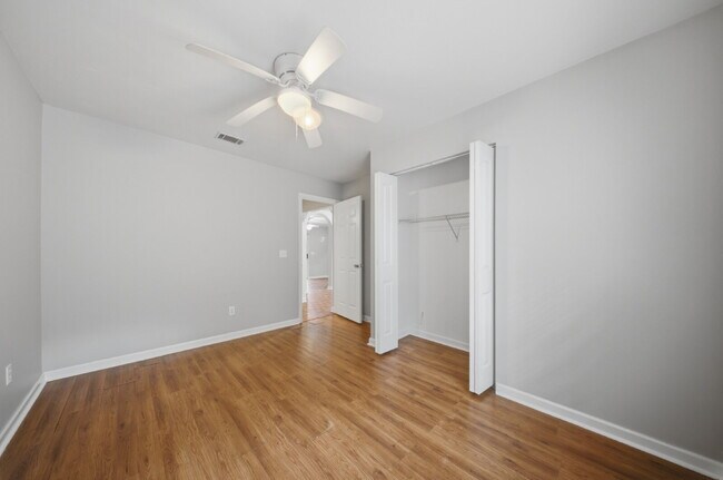 Building Photo - 3 Bedroom 2 Bathroom Single Family Home located in NW Tallahassee!