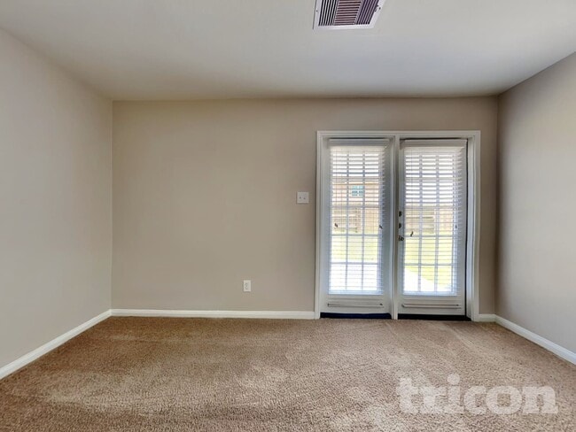 Building Photo - 2402 Regatta Ln