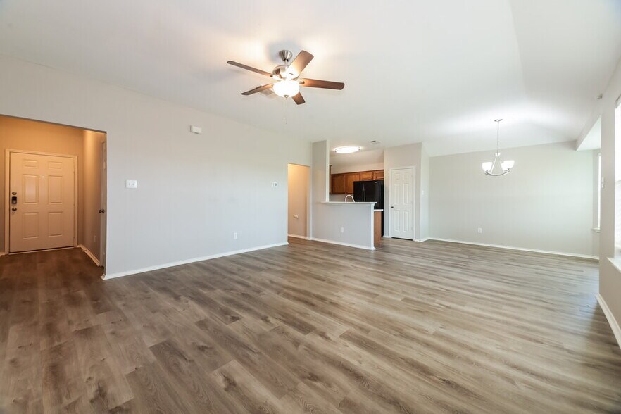 Building Photo - 120 Meadow View Ln