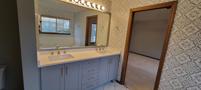 Building Photo - 260 Shipland Dr