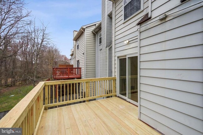Building Photo - 8552 Southlawn Ct