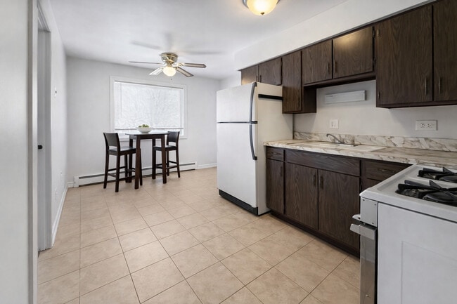 Building Photo - 17812 Oak Park Ave