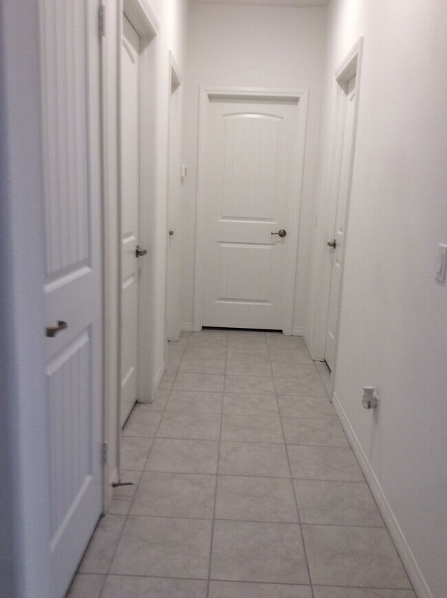 Building Photo - 26389 Valencia Wy