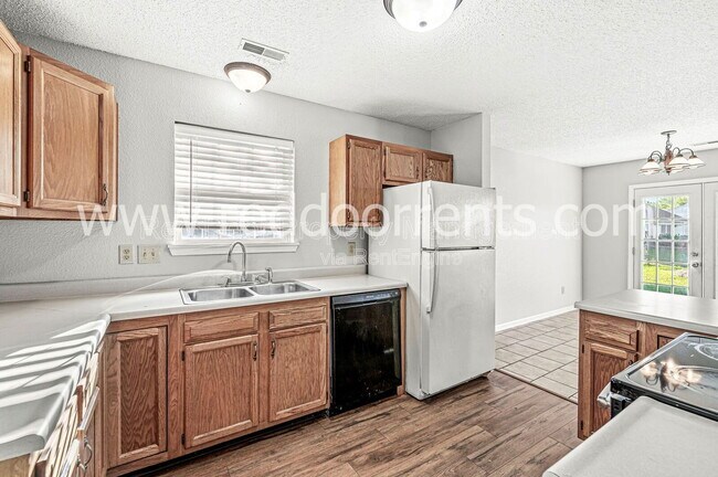 Building Photo - 6421 Longhorn Ct