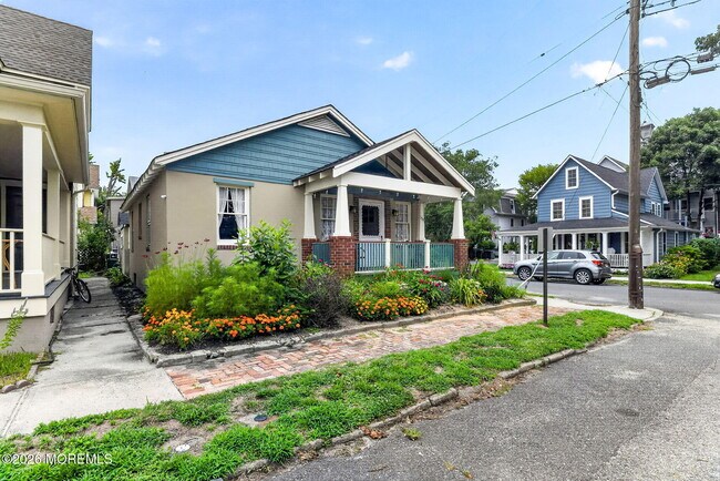Building Photo - 139 Webb Ave