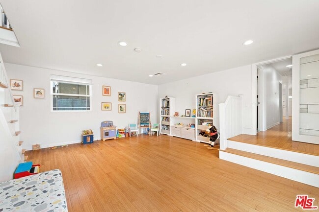 Building Photo - 2348 29th St