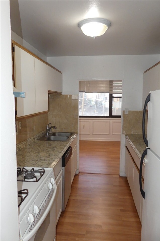 Building Photo - 280 Marin Blvd