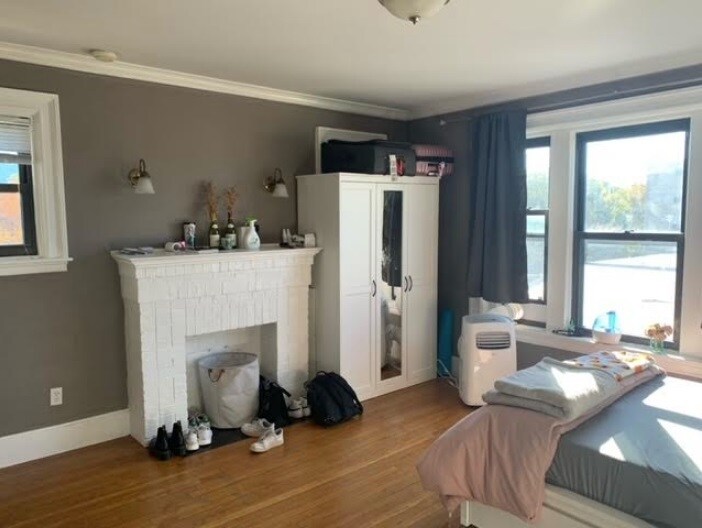 Building Photo - 462 Park Dr