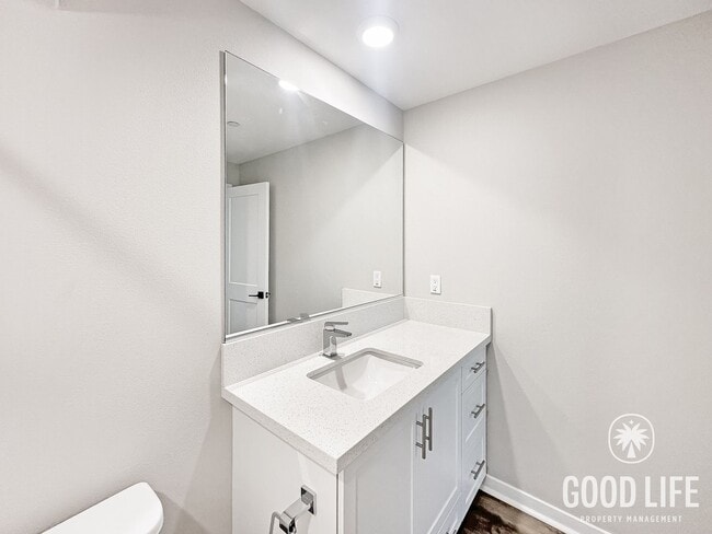 Building Photo - Beautiful 3B/3BA w/ 2 Car Garage, Washer/Dryer and Private Patio!