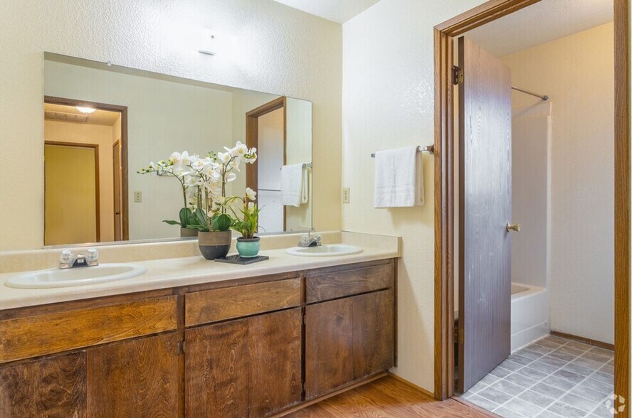 Interior Photo - Regency Townhomes