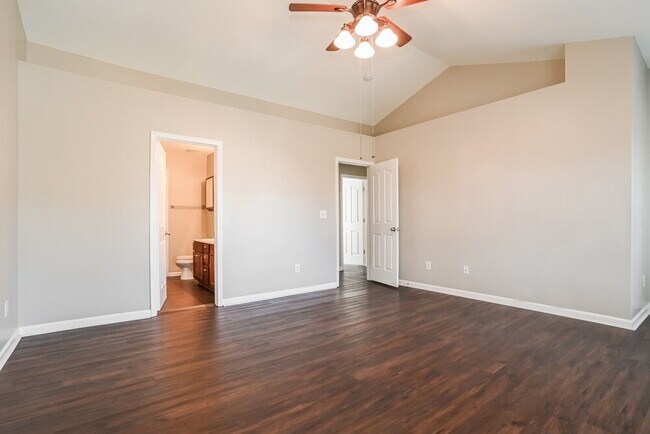 Building Photo - 3011 Saphire Ln