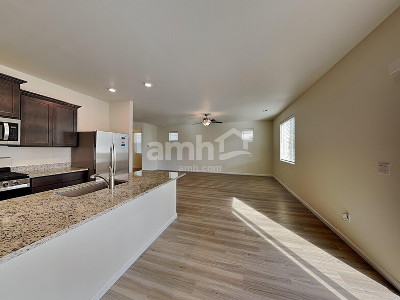 Building Photo - 1221 W 17th Ave