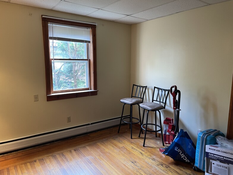 Building Photo - 33 Franklin St