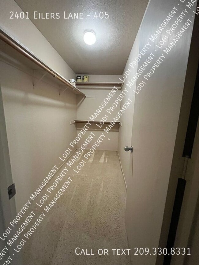 Building Photo - 2401 Eilers Ln