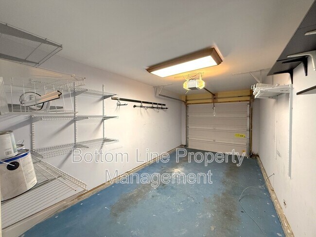 Building Photo - 9932 Birch Knoll Ct