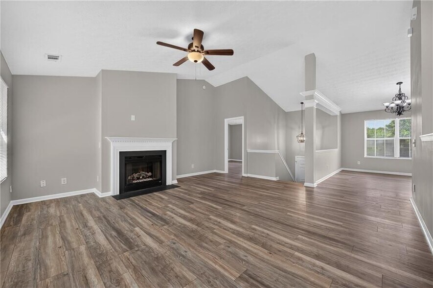 Building Photo - 437 Waterbury Way