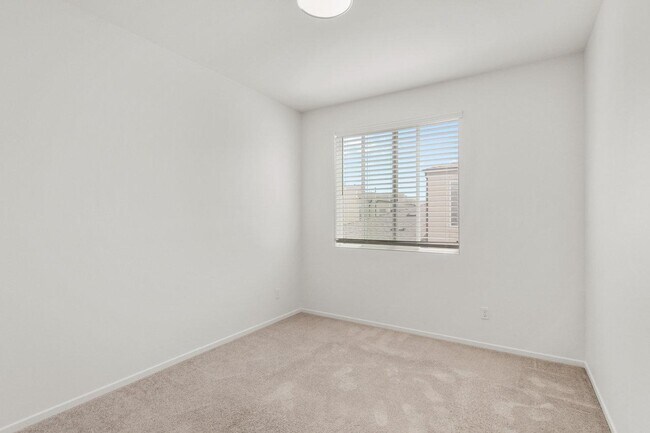 Building Photo - 5224 Beachfront Cove St