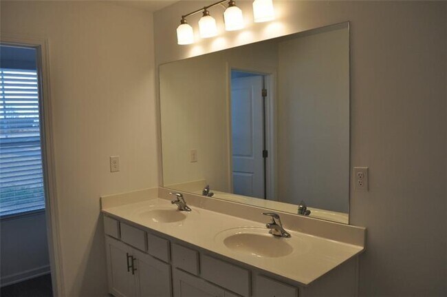 Building Photo - 5830 Flint Ln