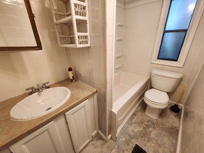 Building Photo - Remodeled Single Family