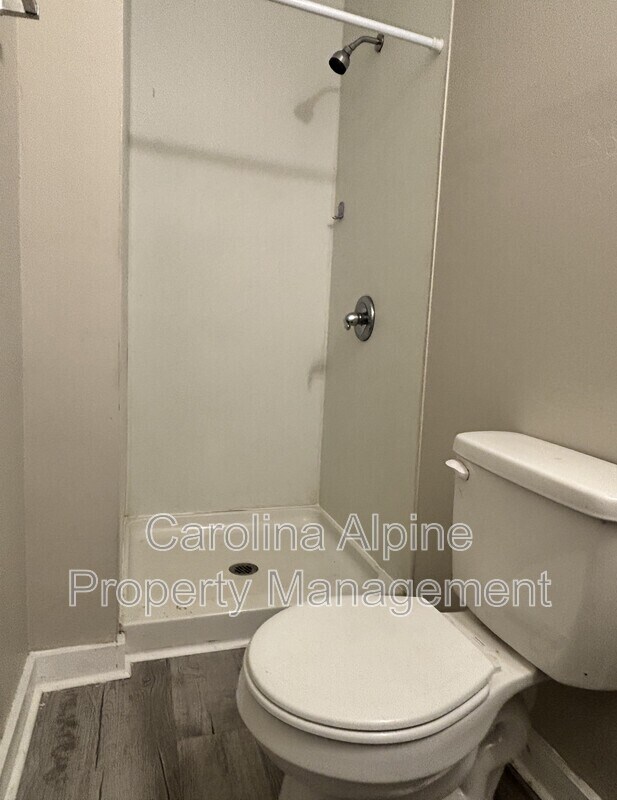 Building Photo - 880 Wellman St