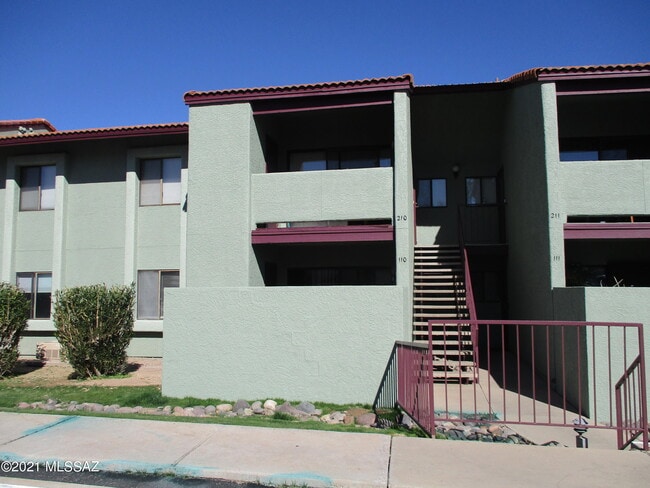 Building Photo - 2166 N Pantano Rd