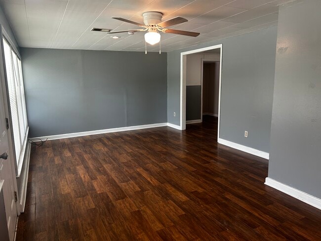 Building Photo - 461 Sweetwater Cir