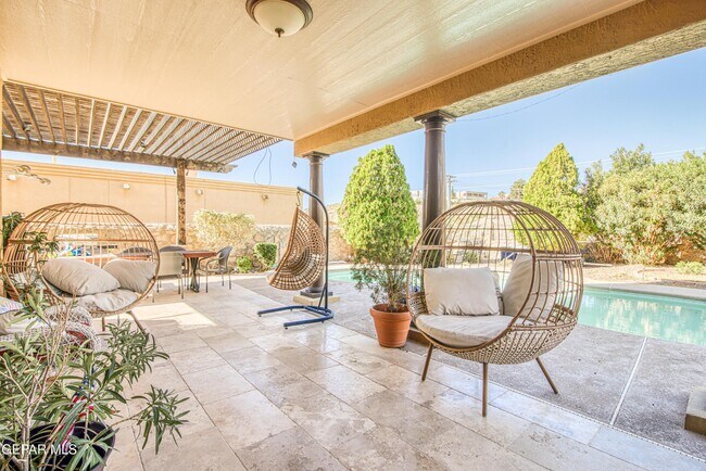 Building Photo - 6561 Isla Del Rey Dr