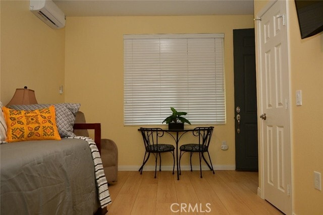 Building Photo - 483 Lyle Dr