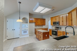 Building Photo - 26923 Trinity Heights