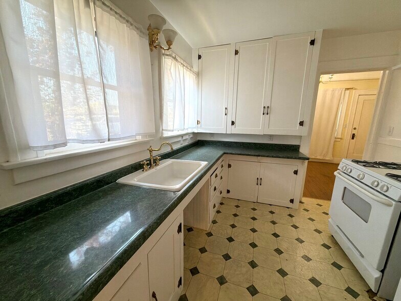 Kitchen - 1316 H St
