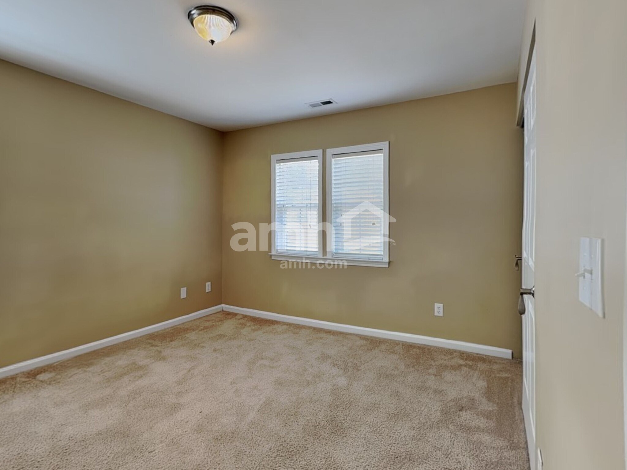 Building Photo - 2845 Roundleaf Ct