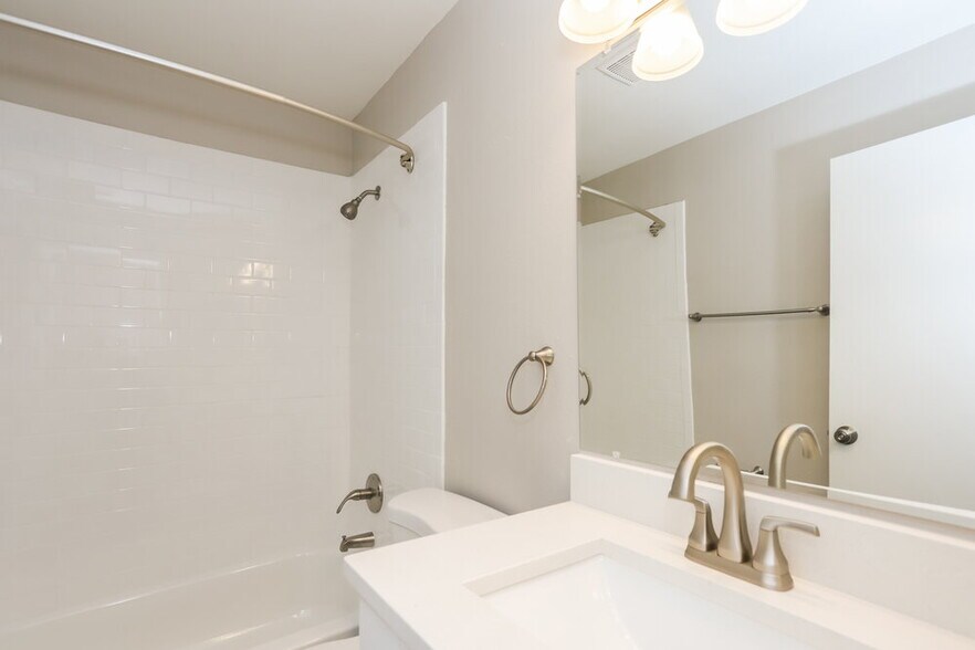 Building Photo - 11337 Blackbark Dr