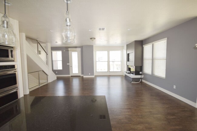 Building Photo - 4517 Daybreak Rim Way