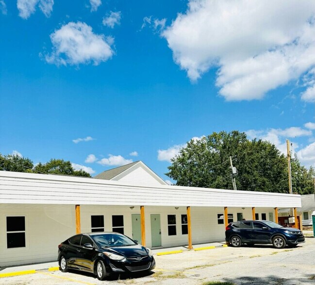 Building Photo - 107 David St