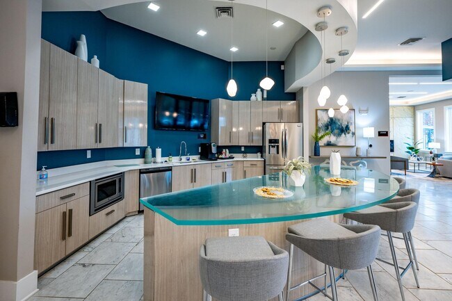 Building Photo - 11010 Northlake Landing Dr