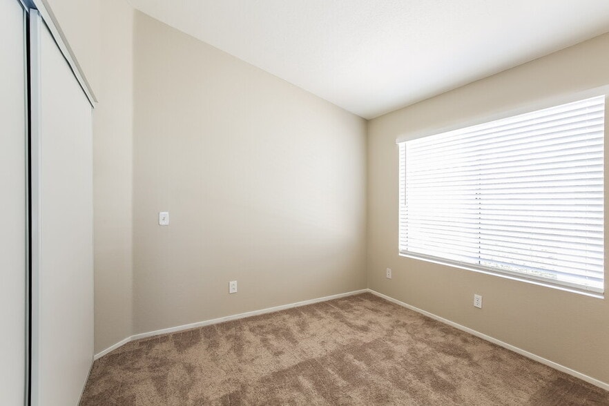 Building Photo - 1724 Villa Vista Way