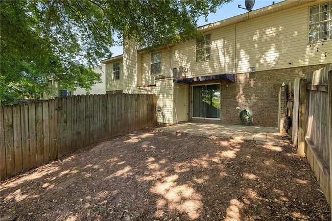 Building Photo - 1094 Chinook St
