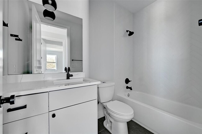 Building Photo - 8428 Hathaway Dr