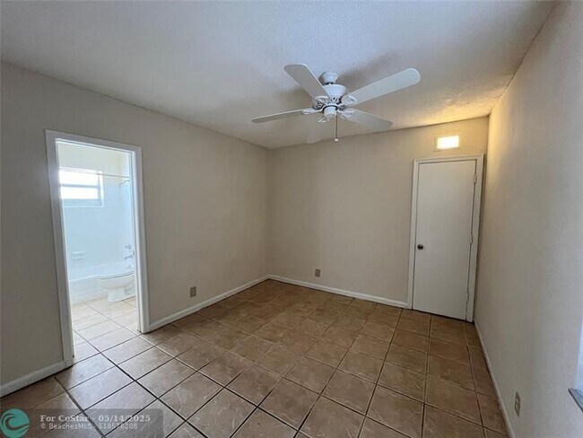 Building Photo - 4540 Bougainvilla Dr