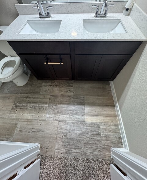 Building Photo - 7911 Tuscan Cypress Dr