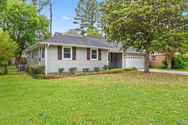 Building Photo - 2211 Cecille Dr SW